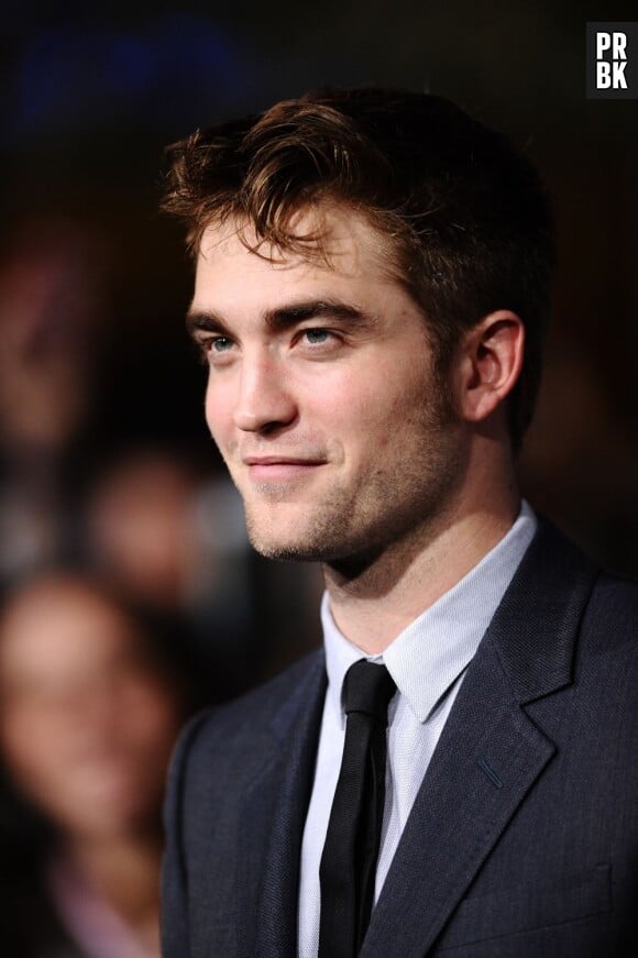 Robert Pattinson habillé, il n'est pas mal non plus