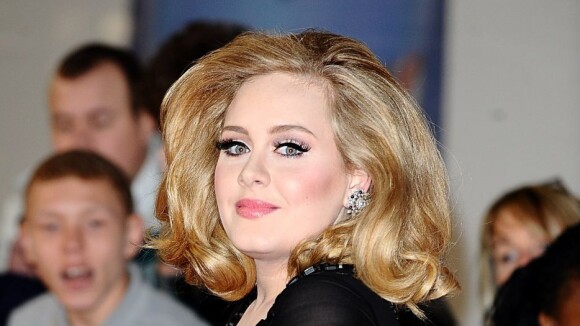 Adele : une ogresse de Pâques qui dit NON aux régimes !
