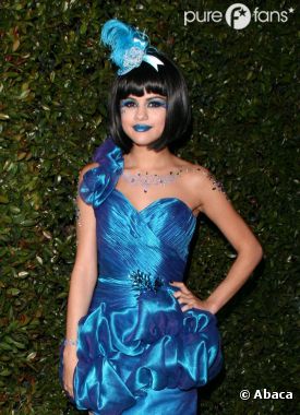 Selena Gomez toute en bleu