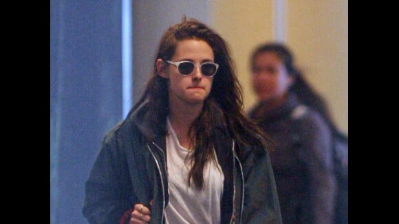 Twilight 4 partie 2 : Robert Pattinson et Kristen Stewart posent leur valises à Vancouver (PHOTOS)