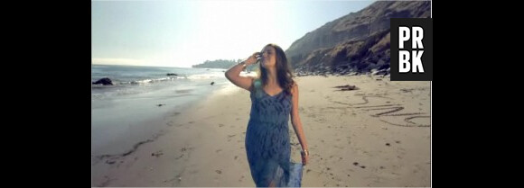 Rebecca Black se la joue romantique dans son dernier single Sing It