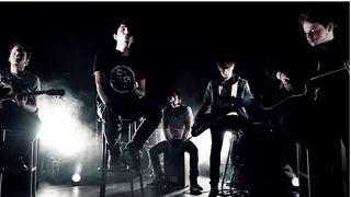 Eskemo : Dans ses rêves, le clip de la version acoustique