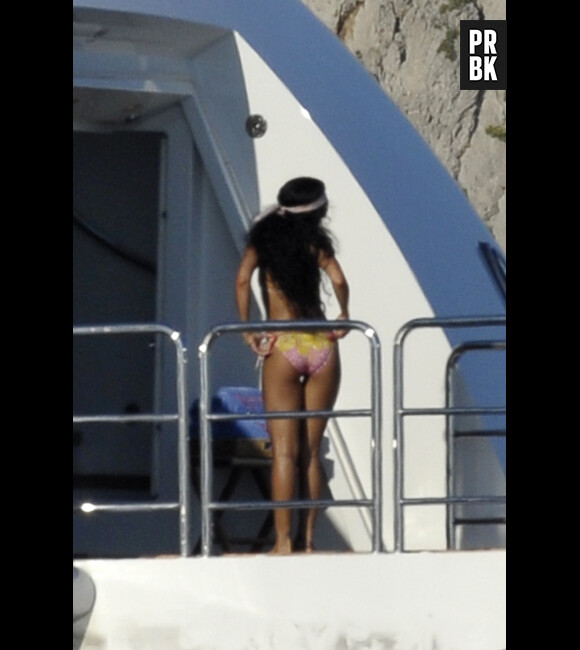 Rihanna a opté pour un mini bikini