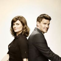 Bones saison 8 : Booth et Brennan se frotteront à Jack l&#039;Eventreur ! (SPOILER)