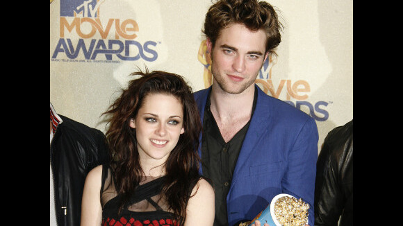 Kristen Stewart et Robert Pattinson : le réalisateur de Twilight réagit au scandale !