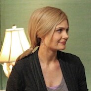Bones saison 8 : Brennan a la blonde attitude pour son retour ! (PHOTOS)