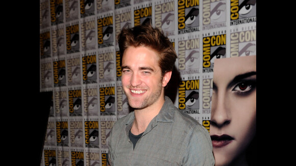 Twilight 5 : Robert Pattinson et Kristen Stewart sont un déconneur et une bosseuse selon leur "fille" !