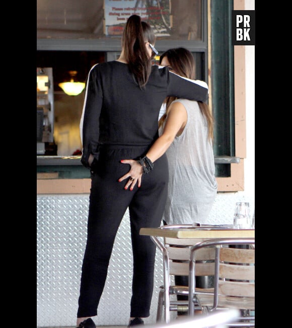 Kim Kardashian est accro aux fesses de sa soeur Khloé