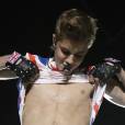 Avant de contracter ses biceps, Justin Bieber avait déjà dévoilé ses abdos !