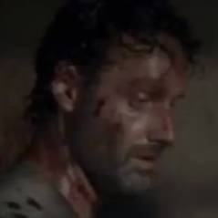 The Walking Dead saison 3 : Rick perd la tête et décapite un zombie dans l'épisode 5 (VIDEO)