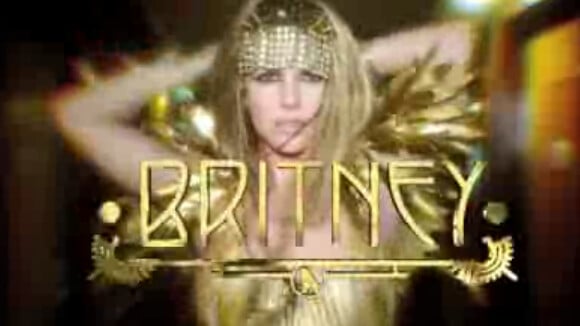 Britney Spears : sexy et envoûtante pour la sortie de Fantasy Twist ! (VIDEO)