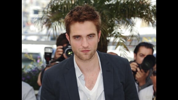 Twilight 5 : Robert Pattinson trouve Bella plus forte que Katniss !
