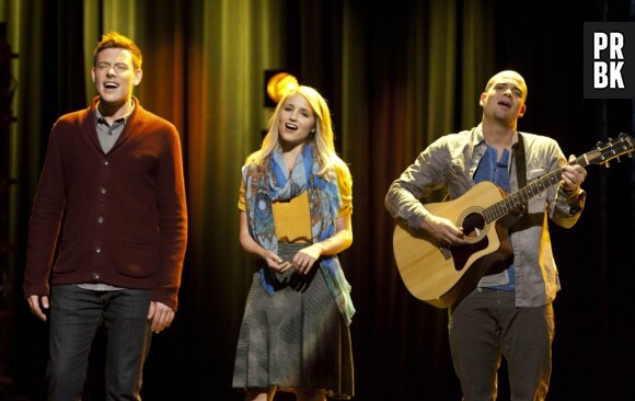 Quinn va chanter avec les anciens élèves du lycée