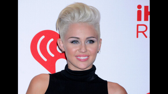 Miley Cyrus : sous le choc mais optimiste après le scandale Mon Oncle Charlie