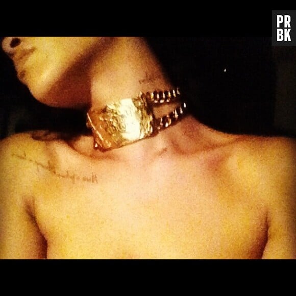 Rihanna : Topless et sexy pour Breezy