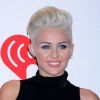 Miley Cyrus ne laisse pas tomber son fiancé
