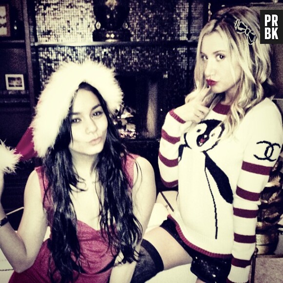 Vanessa Hudgens et Ashley Tisdale : En mode ultra sexy pour les fêtes de Noël