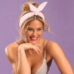 Bar Refaeli sublime en lingerie pour la dernière campagne Passionata !