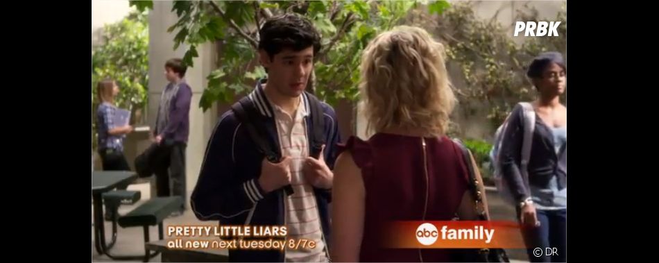 Lucas effrayé par Mona dans Pretty Little Liars