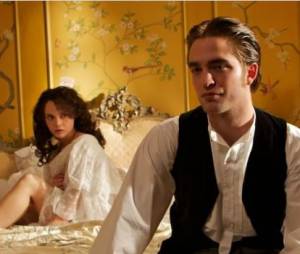 Christina Ricci aux côtés de Robert Pattinson dans Bel Ami