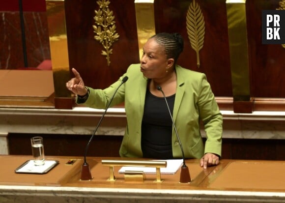 Christiane Taubira saluée pour ses talents d'oratrice druant ses dix jours, a conclu le vote par un discours plein de poésie.