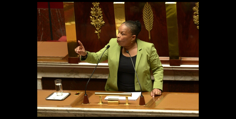 Christiane Taubira saluée pour ses talents d&#039;oratrice druant ses dix jours, a conclu le vote par un discours plein de poésie.