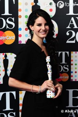 Lana Del Rey est repartie avec le prix de l'artiste internationale de l'année, hier, aux Brit Awards.