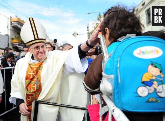 Pape François a réussi son opération-séduction des foules, contrairement à un autre François.