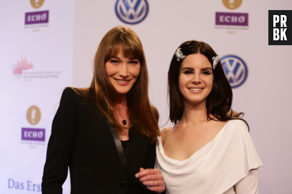Carla Bruni et Lana Del Rey, très complices aux Echo Music Awards à Berlin le 21 mars 2013