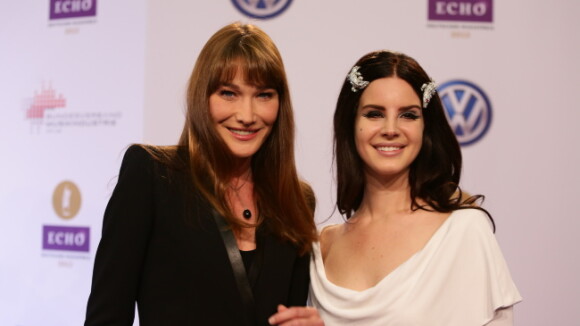 Carla Bruni : fou rire avec Lana Del Rey quand Nicolas Sarkozy est mis en examen