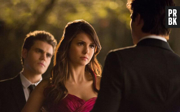 Confrontation entre Elena, Stefan et Damon dans Vampire Diaries