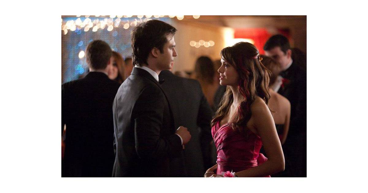 Elena et Damon ensemble au bal de promo dans Vampire Diaries ? Purebreak Elena et Damon ensemble au bal de promo dans Vampire Diaries ? Purebreak