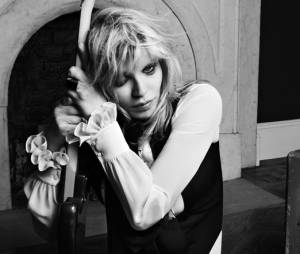 Courtney Love est le visage de la prochaine campagne pub Saint Laurent