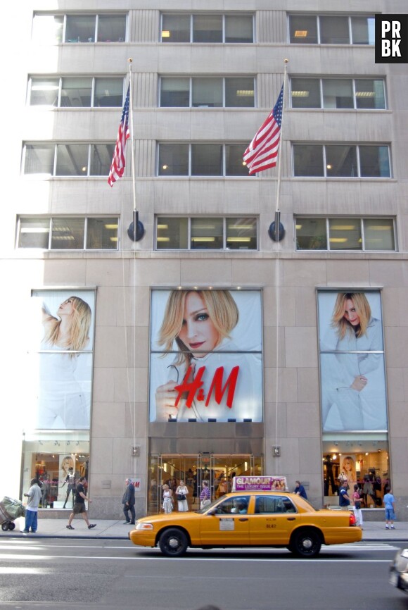 & Other Storie, nouvelle enseigne de la marque H&M, débarque au 277 rue Saint-Honoré à Paris.