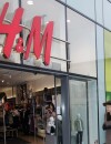 &amp; Other Stories, nouvelle enseigne de la marque H&amp;M, propose des vêtements et accessoires rue Saint-Honoré à Paris.