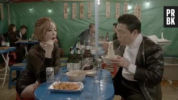 Dans le clip de Gentleman, Psy joue un casanova qui manque cruellement de manières.