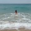 Nicole Scherzinger se baigne dans l'Atlantique