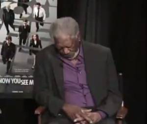 Morgan Freeman, petit somme en pleine interview tv
