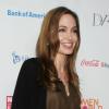Angelina Jolie fait preuve de courage face aux risques de cancer