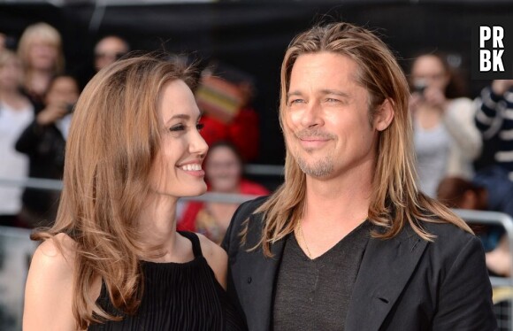 Angelina Jolie a le sourire aux côtés de Brad Pitt