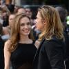 Angelina Jolie ne lâche pas Brad Pitt des yeux