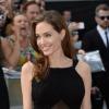 Angelina Jolie sublime en robe Saint Laurent