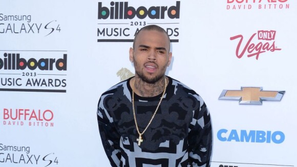Chris Brown : inculpé après un accident, il se défend sur Twitter