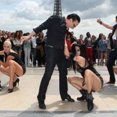 Danse avec les stars 4 - Chris Marques, Katrina Patchett... : flash mob endiablé au pied de la Tour Eiffel