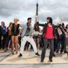 Danse avec les stars : Flash Mob organisé au pied de la Tour Eiffel le 25 juin 2013.
