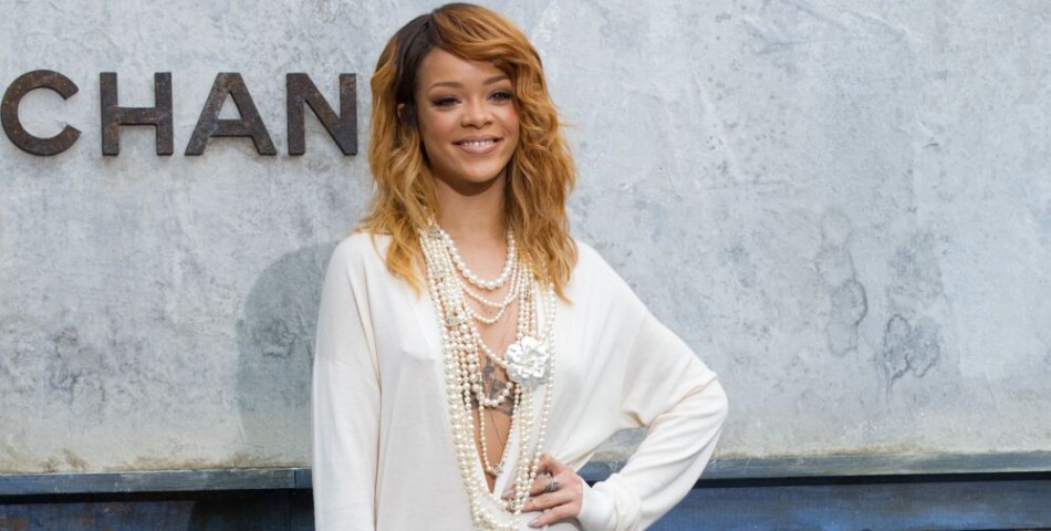 Rihanna nue sous sa robe pour la Fashion Week de Paris ?