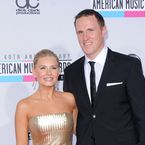 Elisha Cuthbert : la bombe de 24 et d'Happy Endings mariée devant des stars
