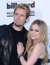 Avril Lavigne s'est mariée en noire avec Chad Kroeger.