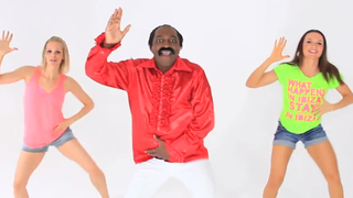 Kamini : Loca, un nouveau clip totalement délirant et entraînant