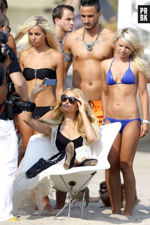 Les Ch'tis entourées de Paris Hilton à Los Angeles